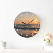 Sonnenuntergang, Strand und Wolken Große Wanduhr (Zuhause)