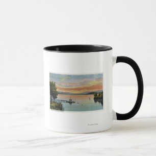 Sonnenuntergang-Szene auf dem See Tasse