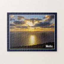 Sonnenuntergang über dem Mittelmeer auf der Insel