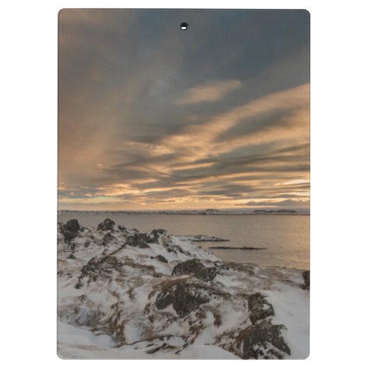 Sonnenuntergang über dem See Myvatn, Island Klemmbrett (Rückseite)