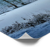 Sonnenuntergang über dem Winterwaldsee Poster (Ecke)