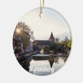 Sonnenuntergang über der alten mittelalterlichen B Keramik Ornament (Links)