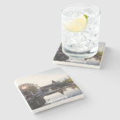 Sonnenuntergang über der alten mittelalterlichen B Steinuntersetzer (Seitenansicht)