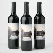 Sonnenuntergang über der alten mittelalterlichen B Weinetikett (Flaschen)