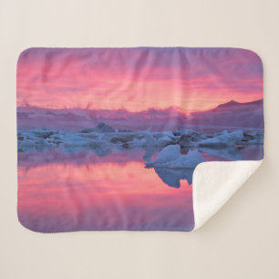 Sonnenuntergang über der Gletscherlagune Jökulsárl Sherpadecke