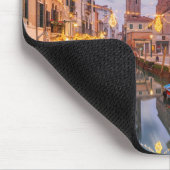 Sonnenuntergang über der Insel Burano, Italien Mousepad (Ecke)