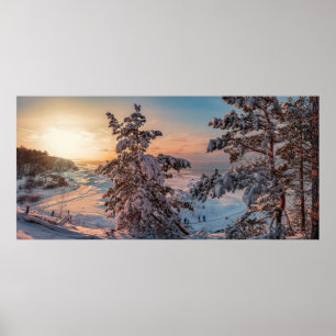 Sonnenuntergang über der schneebedeckten Küste Poster