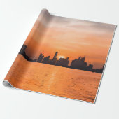 Sonnenuntergang über der Stadt am Meer - Aquarell Geschenkpapier (Ungerollt)