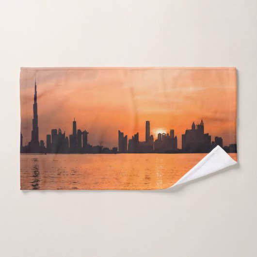 Sonnenuntergang über der Stadt am Meer - Aquarell Handtuch (Handtuch)