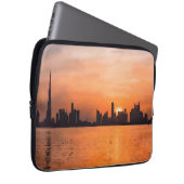 Sonnenuntergang über der Stadt am Meer - Aquarell Laptopschutzhülle (Vorne Rechts)