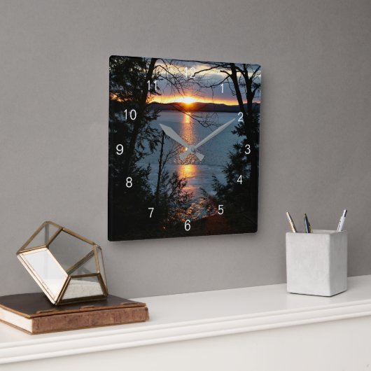 Sonnenuntergang über der waldreichen Wall-Uhr Quadratische Wanduhr (Büro)