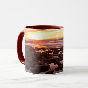 Sonnenuntergang über Gezeitentümpeln Tasse