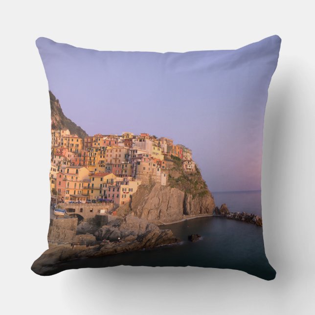 Sonnenuntergang über Manarola Dorf in Cinque Terre Kissen (Vorderseite)