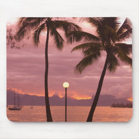 Sonnenuntergang über Moorea vom Sofitel Maeva Beac Mousepad (Vorne)