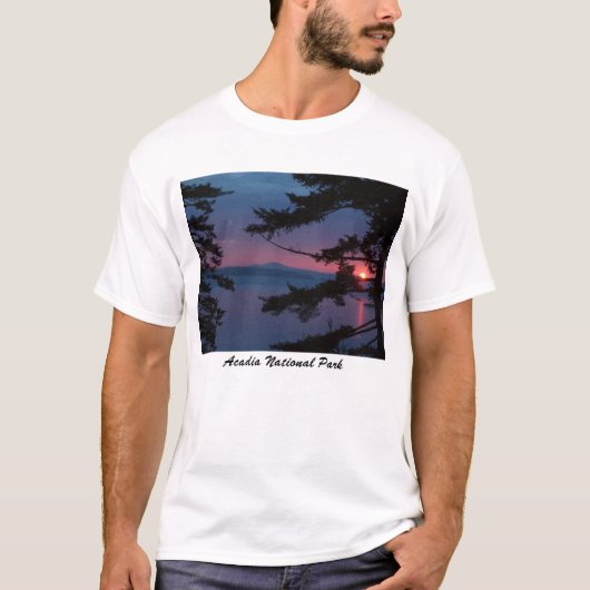 Sonnenuntergang über Mt.-einsamer Insel T-Shirt (Vorderseite)