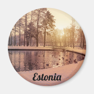 Sonnenuntergang über Park mit einem kleinen eisige Magnet