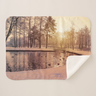 Sonnenuntergang über Park mit einem kleinen eisige Sherpadecke