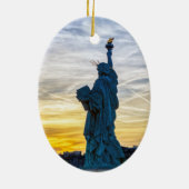 Sonnenuntergang über Replik der Freiheitsstatue in Keramik Ornament (Hinten)