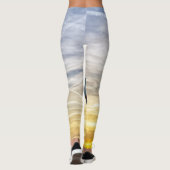 Sonnenuntergang über Replik der Freiheitsstatue in Leggings (Rückseite)