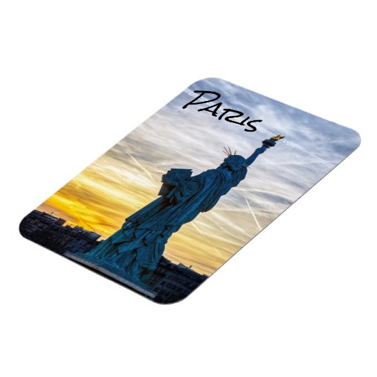 Sonnenuntergang über Replik der Freiheitsstatue in Magnet (Linke Seite)