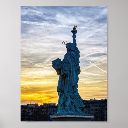 Sonnenuntergang über Replik der Freiheitsstatue in Poster (Vorne)
