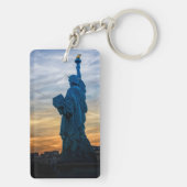 Sonnenuntergang über Replik der Freiheitsstatue in Schlüsselanhänger (Rückseite)