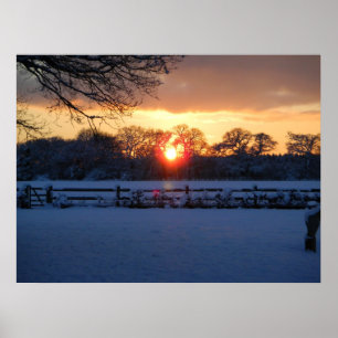 Sonnenuntergang über Schneefeld Poster