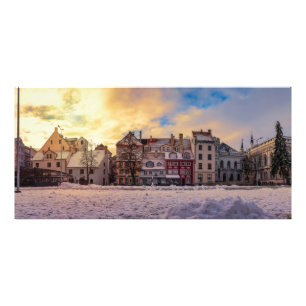 Sonnenuntergang über Straße in Riga Fotodruck