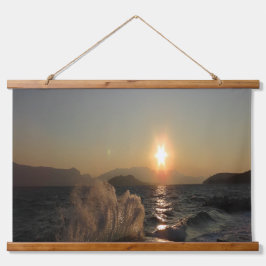 Sonnenuntergang über Wellen in Kroatien Küste Wandteppich Mit Holzrahmen