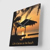 Sonnenuntergang-Uhr am Tropenstrand Quadratische Wanduhr (Winkel)