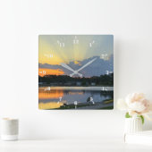 Sonnenuntergang und Silhouette der Vögel Quadratische Wanduhr (Zuhause)