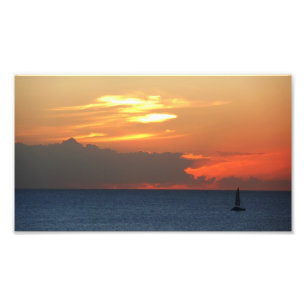 Sonnenuntergang Wolken und Segelboot Seascape Fotodruck