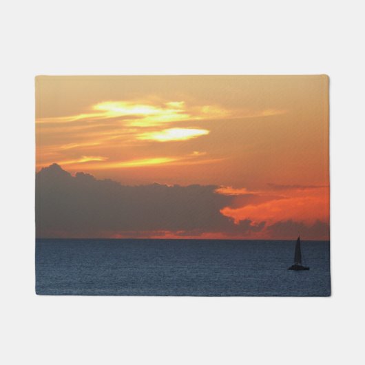 Sonnenuntergang Wolken und Segelboot Seascape Fußmatte (Vorderseite)