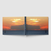 Sonnenuntergang Wolken und Segelboot Seascape Gästebuch (Voll)