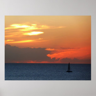 Sonnenuntergang Wolken und Segelboot Seascape Poster