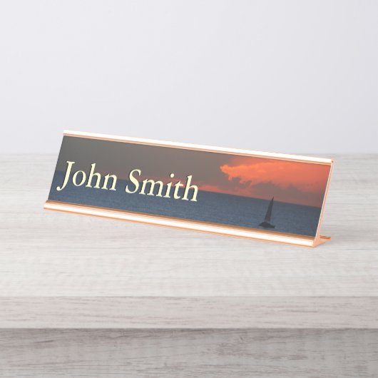 Sonnenuntergang Wolken und Segelboot Seascape Schreibtischnamensplakette (Vorderseite )