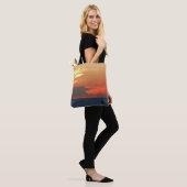Sonnenuntergang Wolken und Segelboot Seascape Tasche (Am Model)