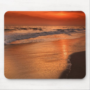Sonnenuntergänge vor Wolken und Meeresküsten Mousepad