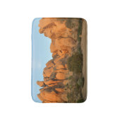 Sonnenuntergangs-Felsen im Joshua Tree Badematte (Vorderseite Vertikal)