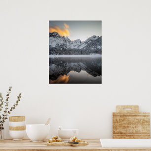Sonnenuntergangs-Wolken über Bergen am Fusine-See, Poster
