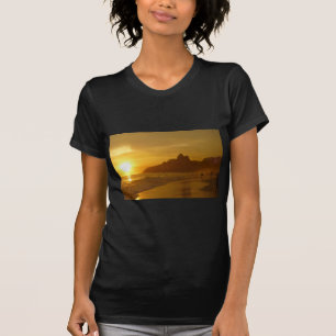 Sonnenuntergangsstrand Tropischer Ozean Wasser Fri T-Shirt