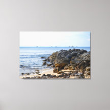 Sonnige felsige Strandlandschaft Reisefotografie