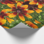 Sonnige goldene Blume glänzendes Wrapping Paper Geschenkpapier (Ecke)