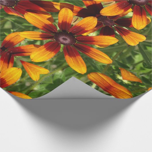 Sonnige goldene Blume glänzendes Wrapping Paper Geschenkpapier (Ecke)