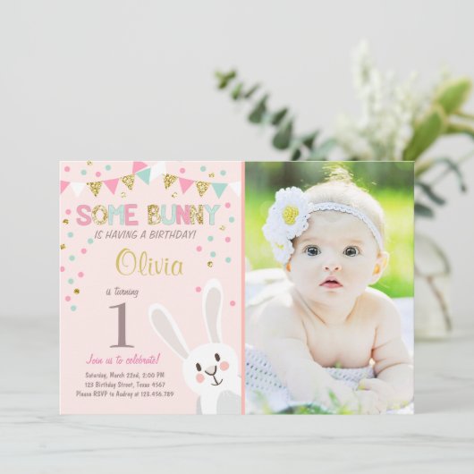 Sonnige Osterfrühling Geburtstagseinladung Einladung (Stehend Vorderseite)