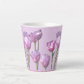 Sonnige Pink Tulips Kruste. BC Lilac Latte Tasse (Vorderseite)
