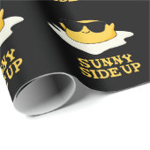 Sonnige Seite oben Funny Fried Egg Pun Dark BG Geschenkpapier (Rolleneckpunkt)
