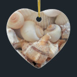 Sonnige Sommerhäuser, Muscheln Beach Liebe Keramik Ornament<br><div class="desc">Sonnige Sommerhäuser,  Muscheln Beach Liebe</div>