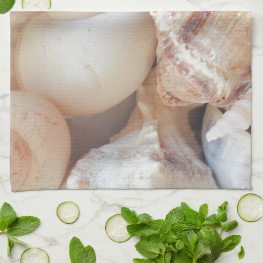 Sonnige Sommerhäuser, Muscheln Beach Liebe Küchentuch (Gefaltet)