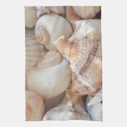 Sonnige Sommerhäuser, Muscheln Beach Liebe Küchentuch (Vertikal)